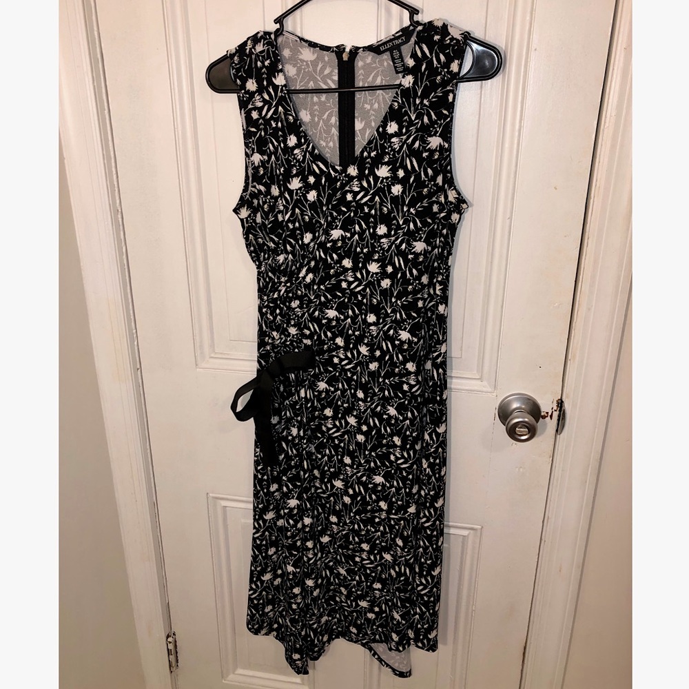 SALE! 🛑 Ellen Tracy Black and White Floral Dress